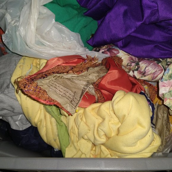 Boxes of buttons (color sorted), boxes of pre cut and reg materials for quilts - Picture 7 of 16